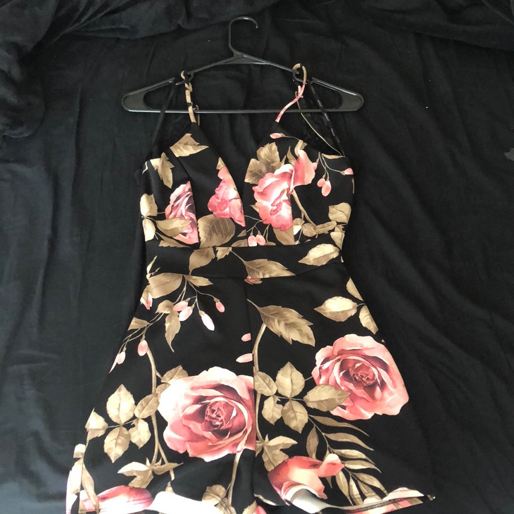 Black Floral Fitted Romper With Open/Lace Back S